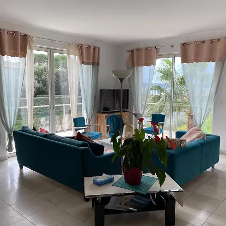 La Mangouste Apartment *
