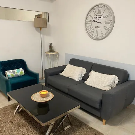 La Mangouste Apartment