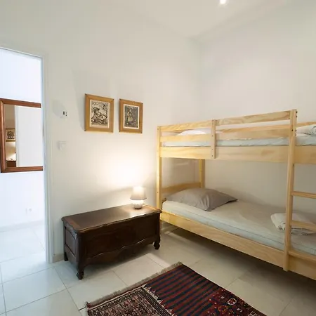 La Mangouste Apartment *